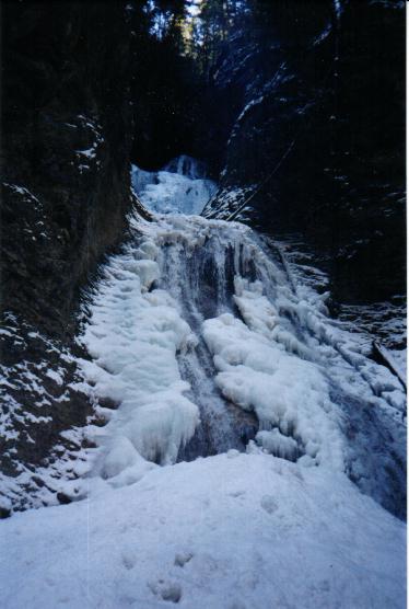 waterfall2.jpg